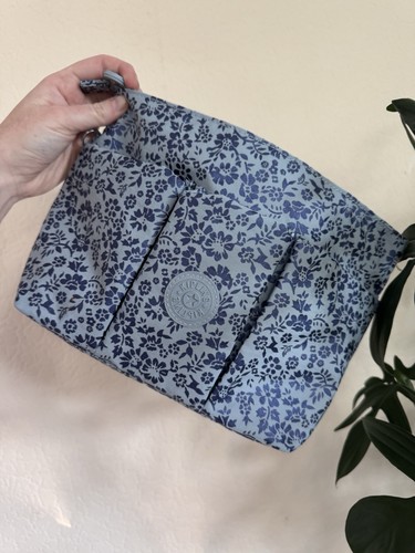 Kipling blue floral washbag - blue,