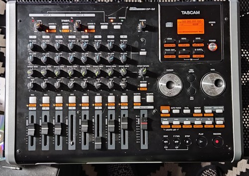 Tascam moderate - dp-02,