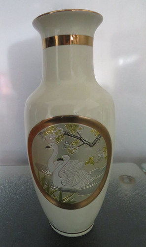 The art cholkin vase - the,