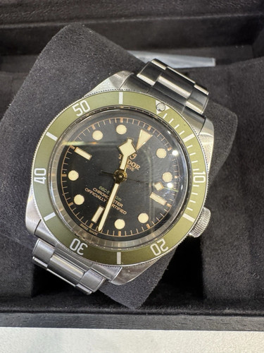 Tudor black bay 79230g - bay,