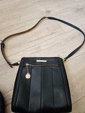 Black River Island  Shoulder