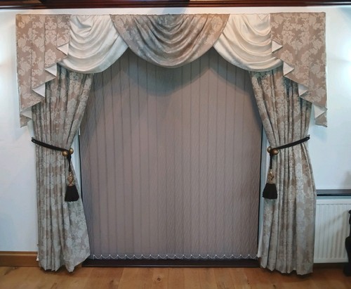 Lovely swags and tails - swags,