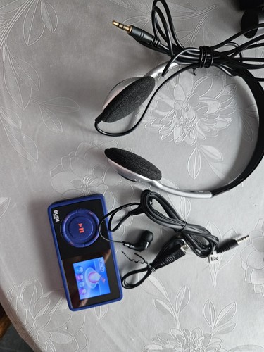 Bush 8gb sports mp3 player - bush,
