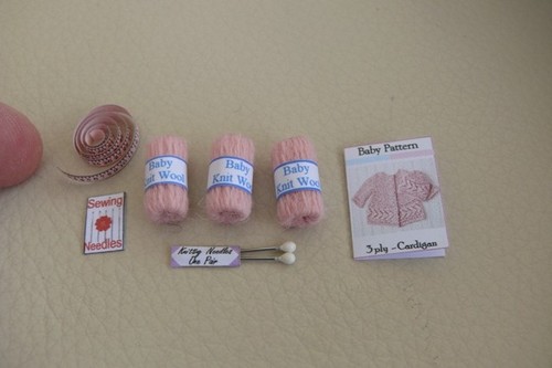 12th dolls house wool - 1/12th, shop
