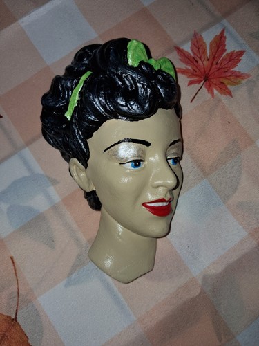 Art deco style lady - style,