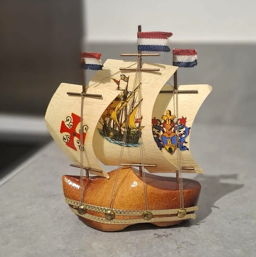 Wooden sailing ship model - sailing,