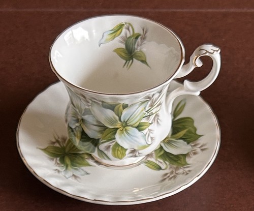 Vintage royal albert trillium - royal,