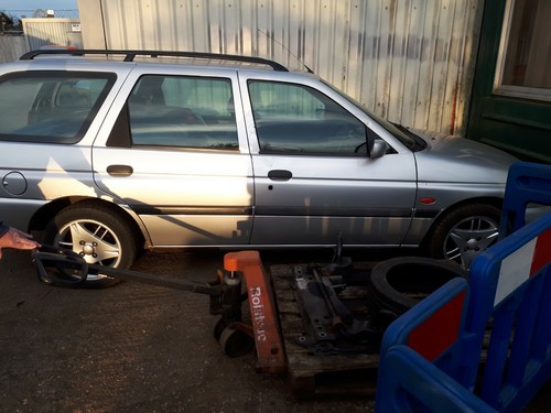Breaking ford escort mk6 - escort, 5dr