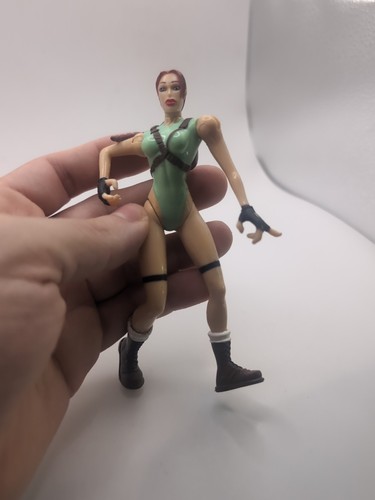 Vintage toybiz 1997 - lara, croft