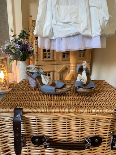 Quirky arty naturalista - quirky,