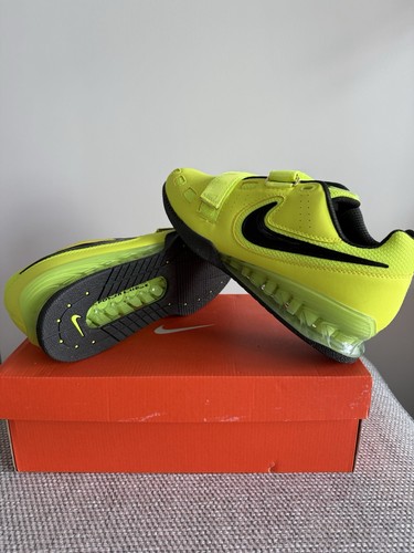 Brand new 9 5 nike - 8.5/us, 9.5