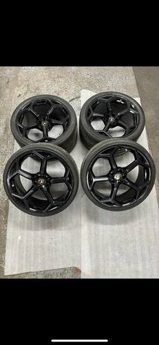 Genuine lamborghini huracan - genuine,