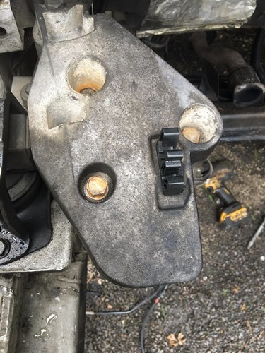 Top engine mount right - top, upper