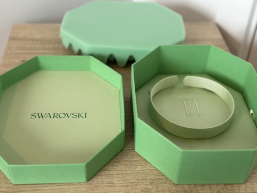 Green swarovski octagon - green,
