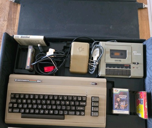 Vintage commodore c64 in - vintage,