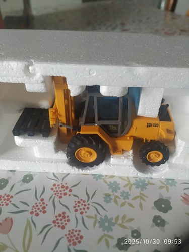 Rough terrain forklift - rough,