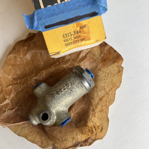 Brake pressure limiting - limiting, valve