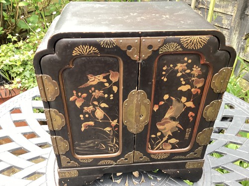 Vintage black gold lacquer - vintage, +
