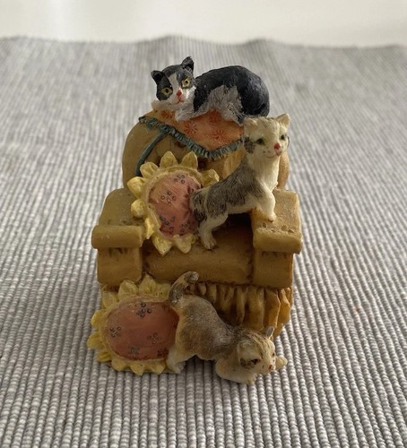 Vintage cats armchair - cats, on