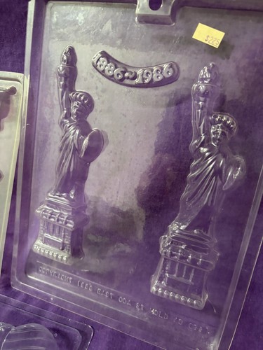 Used statue liberty - used,