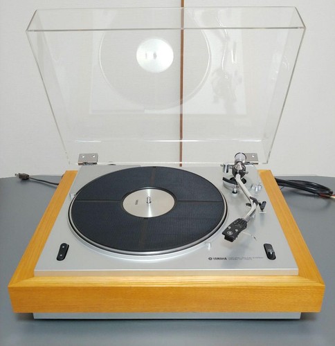 Yamaha 700c turntable - yamaha,