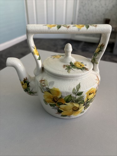 Arthur wood teapot - arthur, yellow