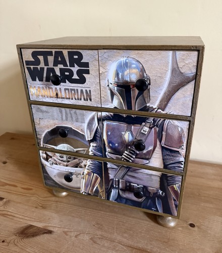 Stunning mandalorian and - stunning, grogu