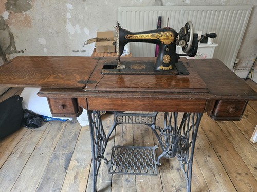 Vintage singer sewing machine - vintage,
