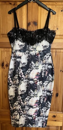 Lipsy london floral bodycon - london,