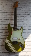 Relic Tom Delonge style