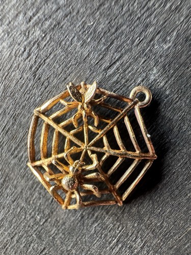 Vintage solid 9ct gold - vintage,