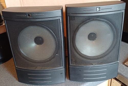 Kef speakers q85s great - (pair),