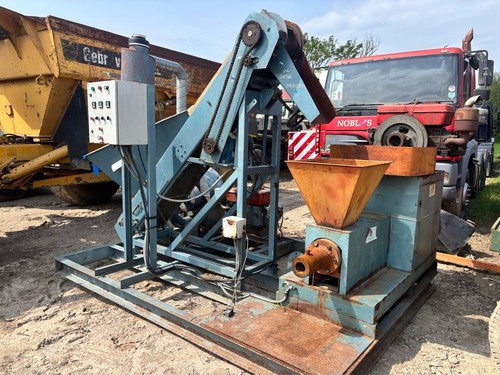 Briquette waste wood making - briquette,