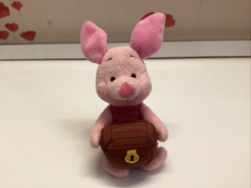 Winnie treasure chest - treasure, piglet
