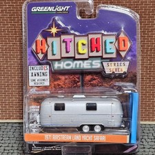 Greenlight 1/64 Scale Airstream Land Yacht Safari with Blue Awning Used