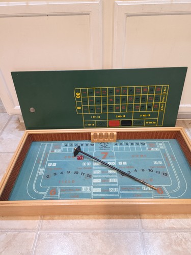 Vtg pacific game dice - game, co.