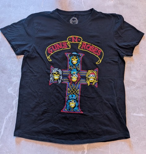 Official guns roses 2023 - guns,
