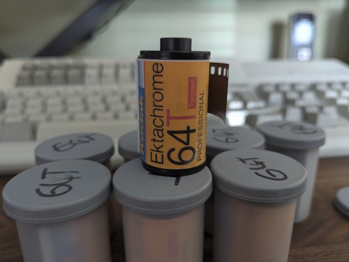 Kodak ektachrome 64t hand - ektachrome,