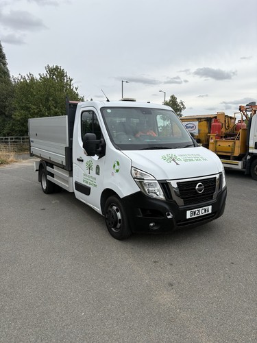 Nissan nv400 arb tipper - nissan,