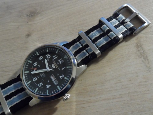 James bond time die - bond, to