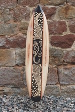 SURFBOARD SOLID WOODEN MODEL DECORATIVE 130cm CARVED GECKO SURFER BNIP/ su130CGE