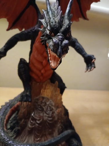 Tudor mint large lava - lava, dragon