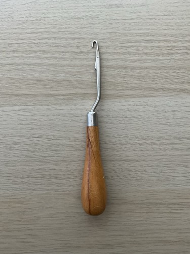 Rug making latch - making, tool