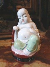 VINTAGE CHINESE HAND PAINTED PORCELAIN SITTING SLEEPING BUDDHA W/BEADS FIGURINE