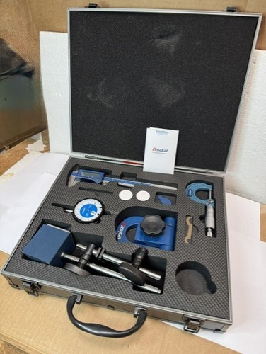 Engineers measuring set dasqua - engineers,
