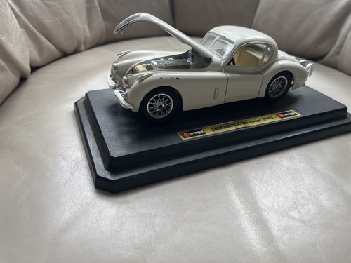 Burago jaguar xk120 roadster - jaguar,