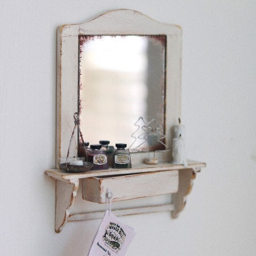 Scale dolls house - dolls,