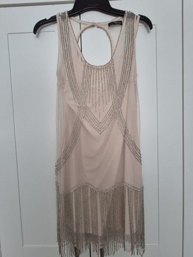 Very pretty flapper style - pretty,