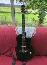  Acoustic Guitar Moukey