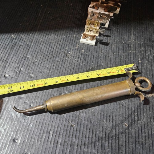 Antique brass injector - antique, n.f.o.